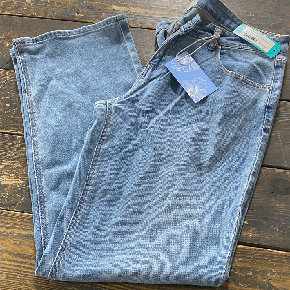 Poppy & Grace  Embroidered heart back pocket Straight Jean - Size 31
